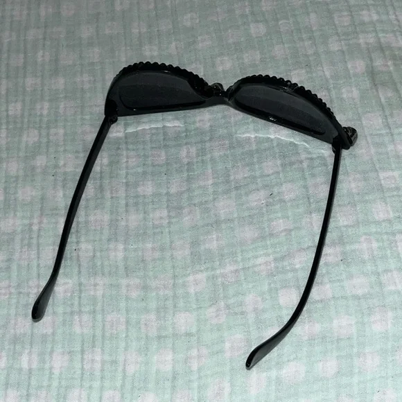 Source Unknown Black Skull Sunglasses - Picture 4 of 8
